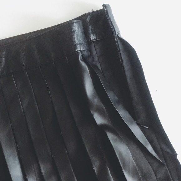 NWT Black Faux Leather pleated skirt - Picture 6 of 8
